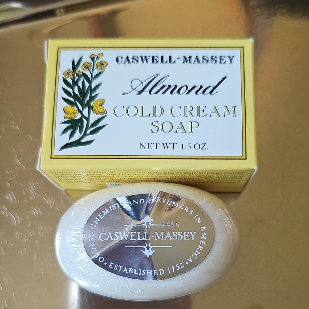 NIB Caswell-Massey Vintage Almond Cold Cream Soap Travel Size